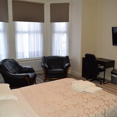 ฮีทเทอร์แบงค์ เกสท์เฮาส์ Hotel บาร์เน็ท ภายนอก รูปภาพ