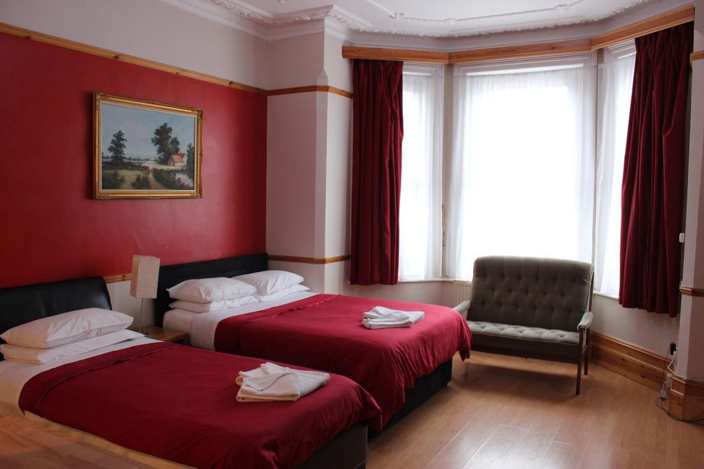 ฮีทเทอร์แบงค์ เกสท์เฮาส์ Hotel บาร์เน็ท ภายนอก รูปภาพ