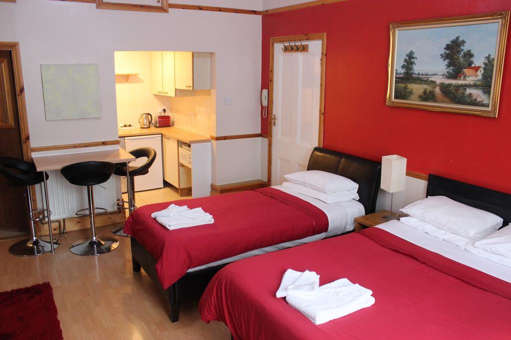 ฮีทเทอร์แบงค์ เกสท์เฮาส์ Hotel บาร์เน็ท ภายนอก รูปภาพ