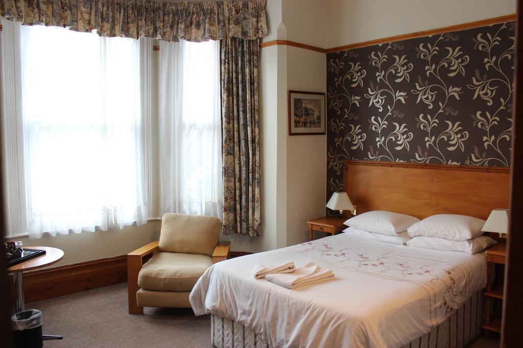 ฮีทเทอร์แบงค์ เกสท์เฮาส์ Hotel บาร์เน็ท ภายนอก รูปภาพ